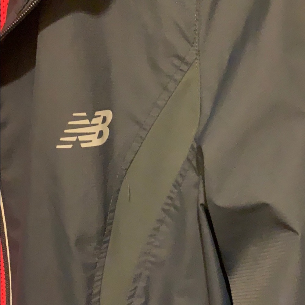 New balance windbreaker - Picture 2 of 4
